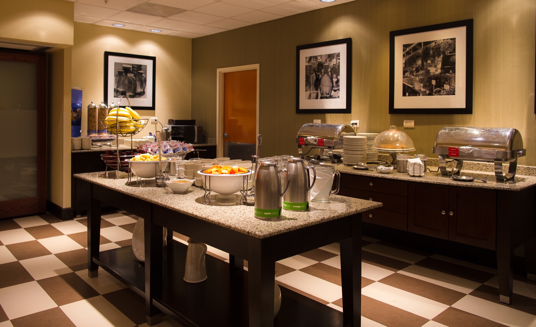 Área de desayuno Hampton Torreón